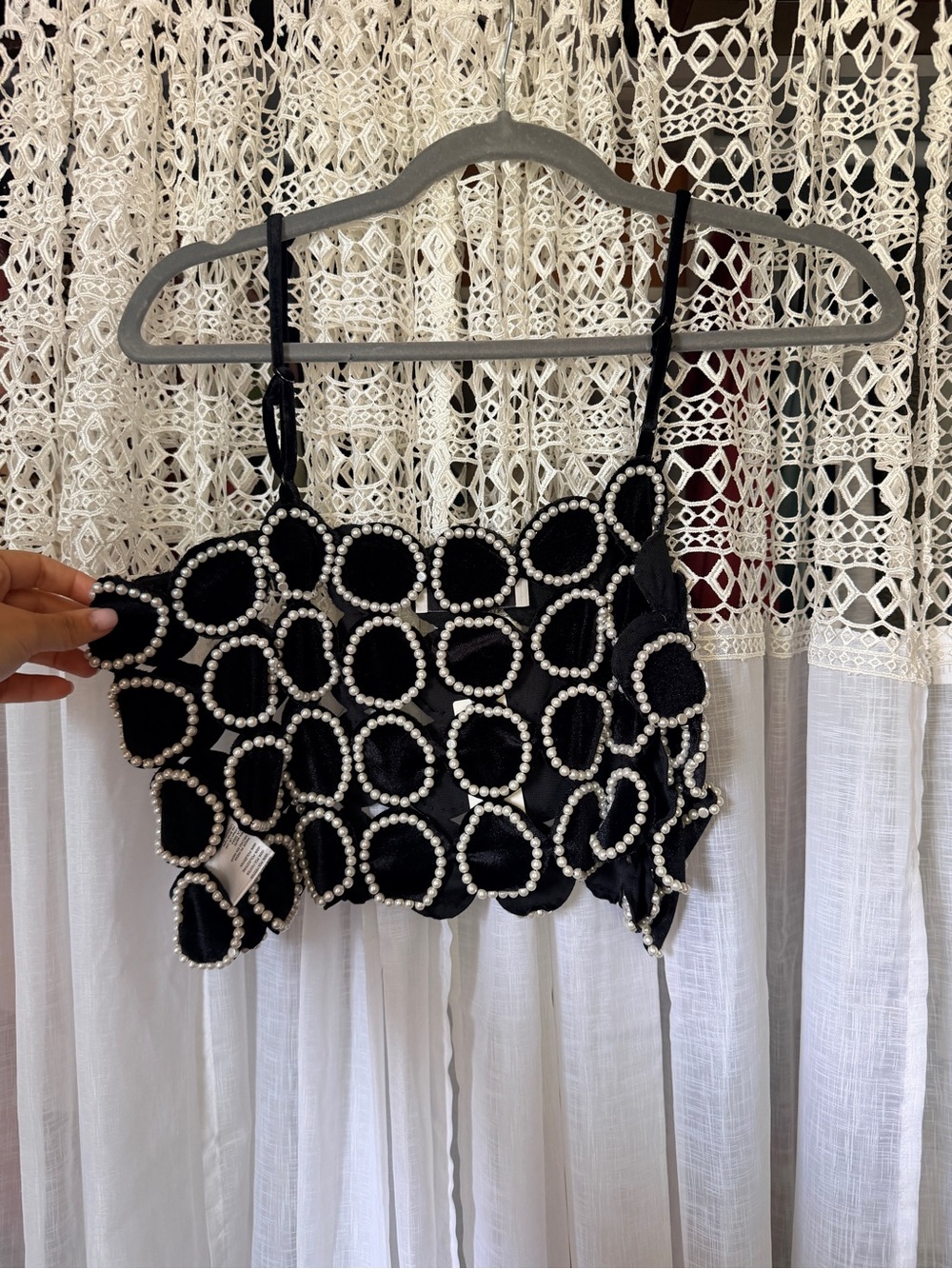 Anthropologie: Ollari: Pearl-Embellished Velvet Cami: One Size Fits All: Black